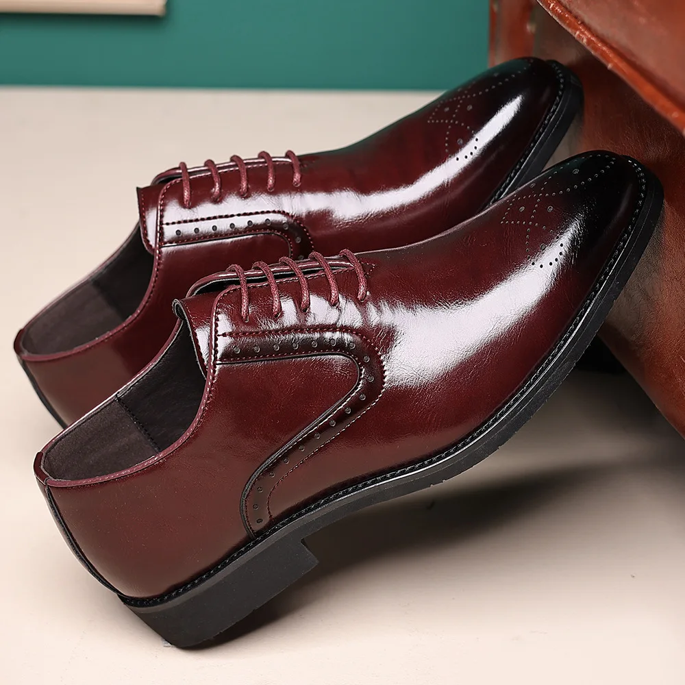 New High Quality Genuine Leather Men Brogues Shoes Lace-Up Bullock Business Dress Men Oxfords Shoes Male Formal Shoes