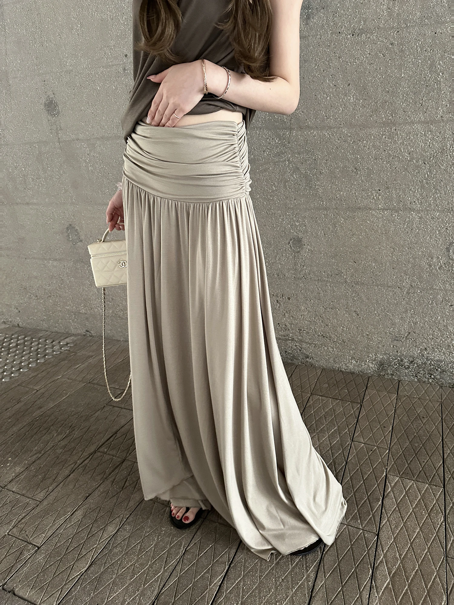 

Юбка Chao Chao Baby: удлиненная, свободная, А-силуэт, с асимметричным подолом, повседневная, со средней талией