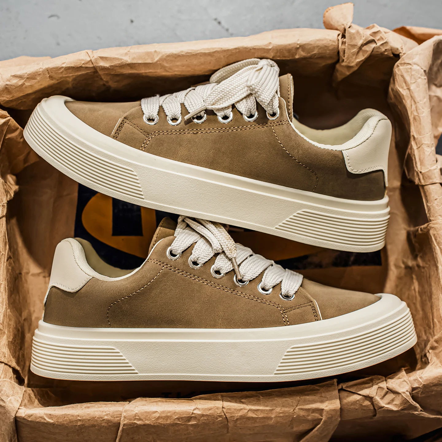 

Outdoor Running Shoe Fashion Men Casual Sports Shoes Spring Autumn Comfortable Anti Slip Lace Up Platform Retro Vulcanized Shoes