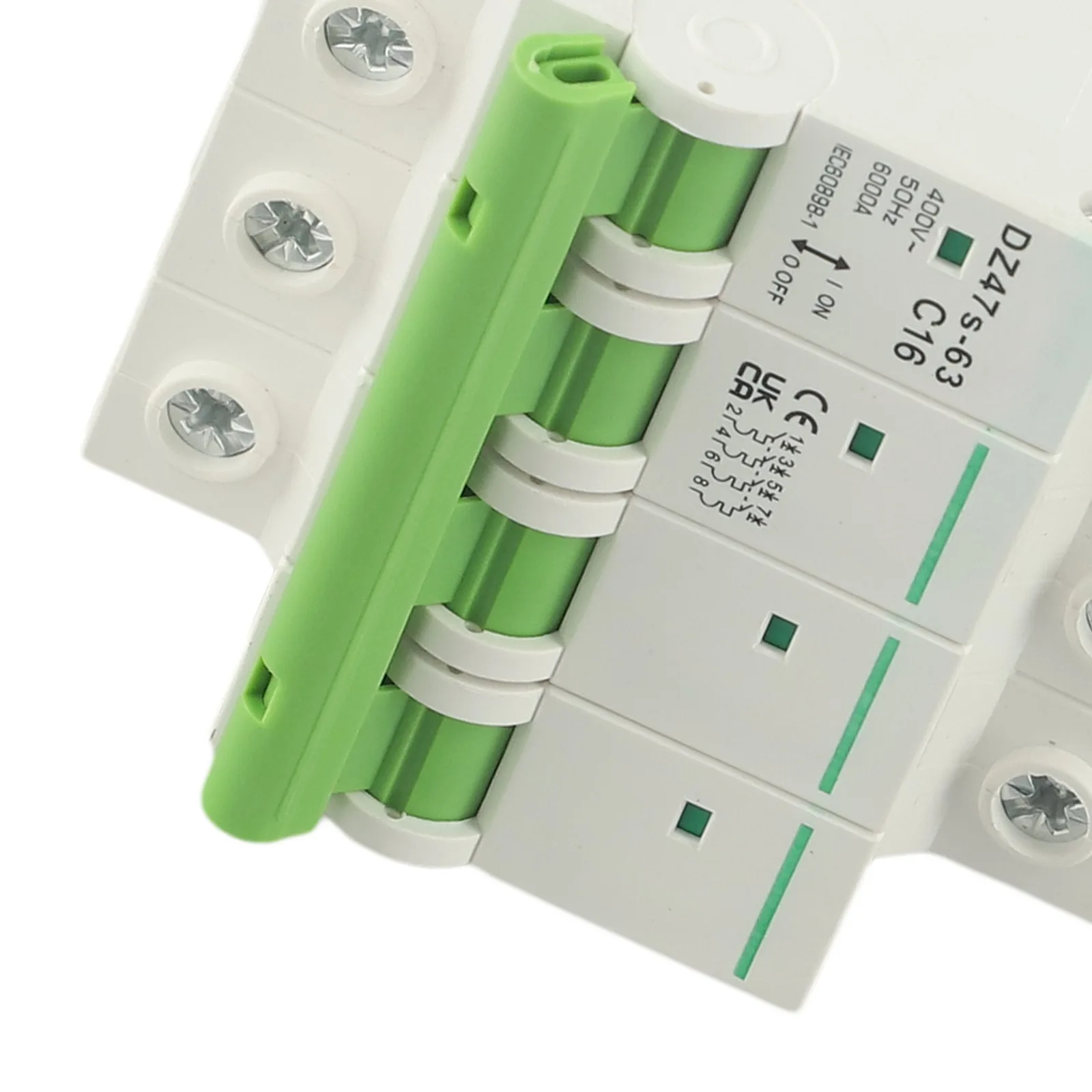 

AC400V Circuit Breaker 4P Circuit Breaker Breaking Capacity 6KA Electrical Life 8000 Times Flame Retardant Material For Projects