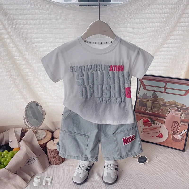 ملابس الأطفال 2026 ملابس الصيف بيبي بوي 6 إلى 9 أشهر إلكتروني طباعة قصيرة الأكمام تي شيرت بلايز وسراويل قطعتين مجموعة