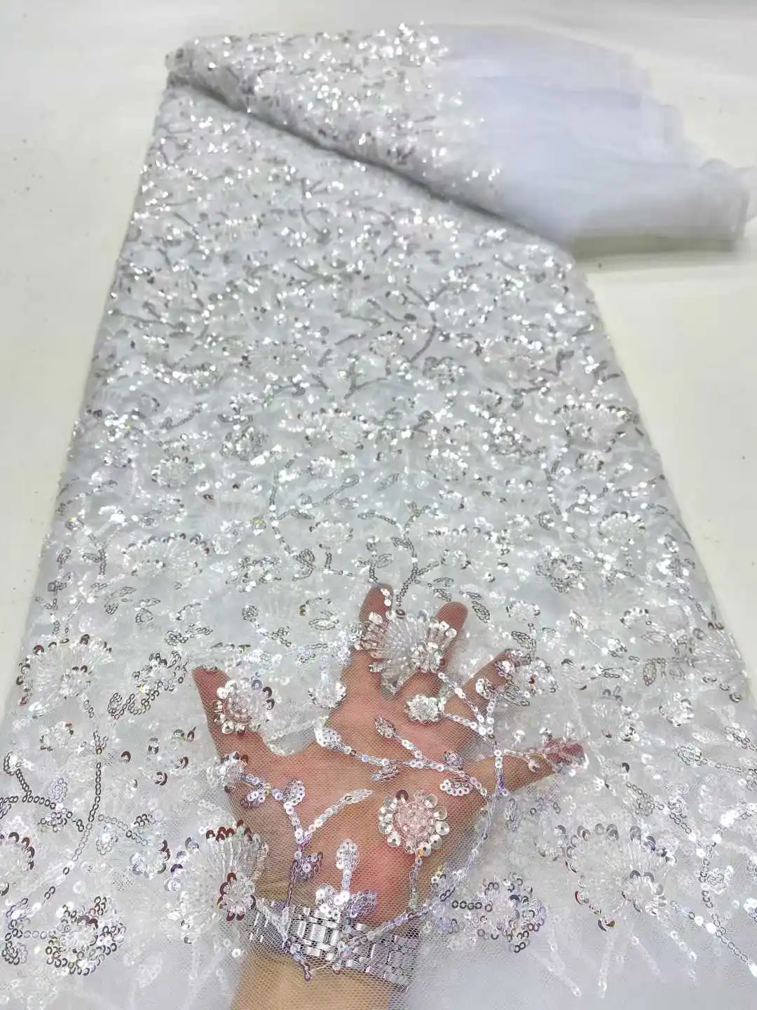 2025 afrikanischer französischer Perlen-Spitzenstoff, hochwertige Spitze, bestickt, nigerianische 3D-Pailletten, Tüll-Spitze, 5 Yards zum Nähen, Partykleid