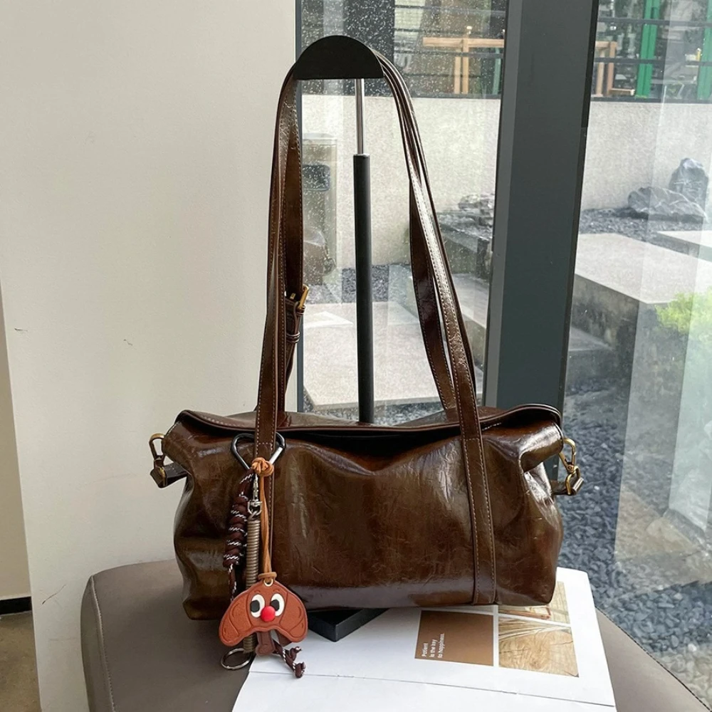 

2025 New Trendy Underarm Bag, Tote Bag, Textured Lazy Style Women's Leather Commuter Bag, Boston Shoulder Baguette Bag