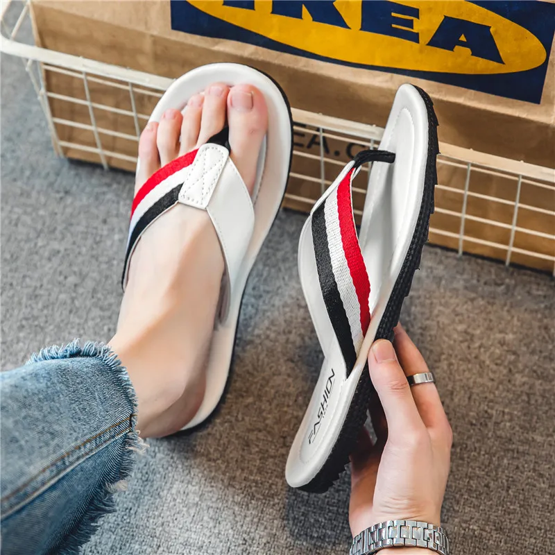 Summer flip-flops personality outdoor beach trend Korean version non-slip 2024 new men wearing sandals sandals sandals