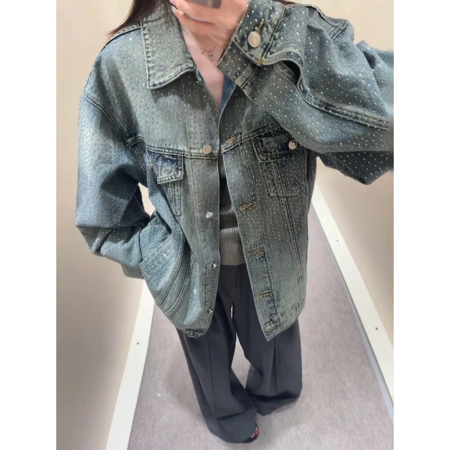 

Синий джинсовый жакет с заклепками, осенний, премиум-класса, с воротником, в стиле американской рабочей одежды, свободный крой, стандартный, тонкий