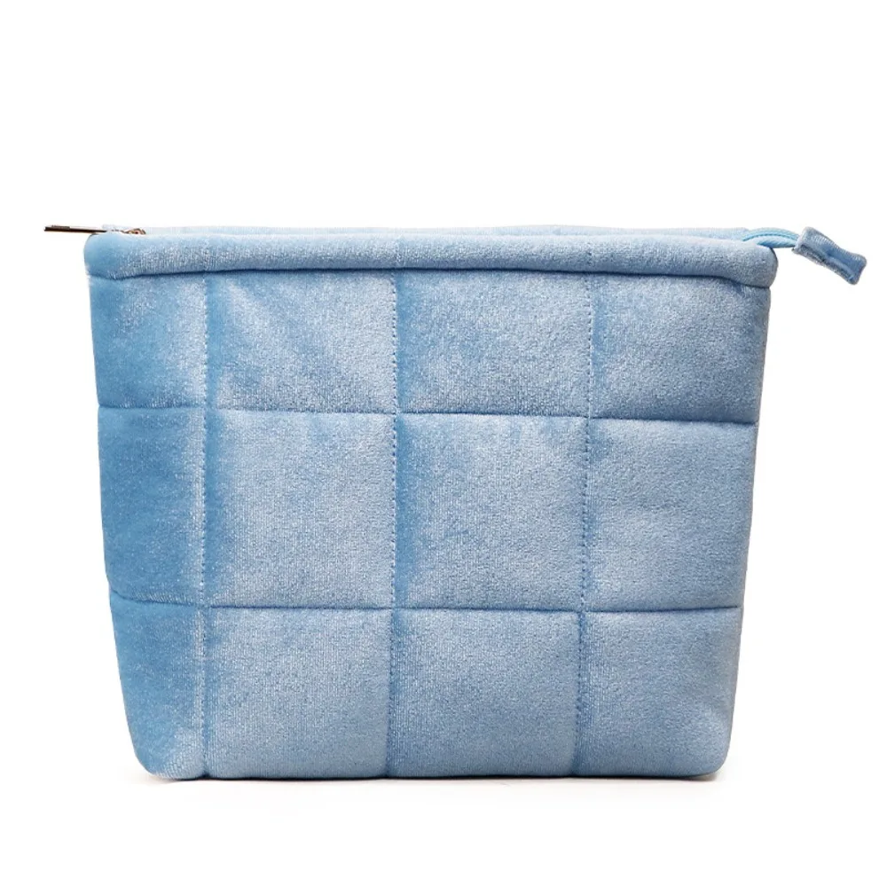 Tas Kosmetik Beludru Fashion Kapasitas Besar dengan Ritsleting Tas Penyimpanan Berlapis Ringan Warna Solid Tas Perlengkapan Mandi untuk Perjalanan
