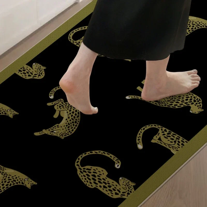 Carpet for Bedroom Bedside Leopard Retro High-end Living Room Long Carpet French Home Decor Corridor Soft Floor Mat Alfombra 양탄자