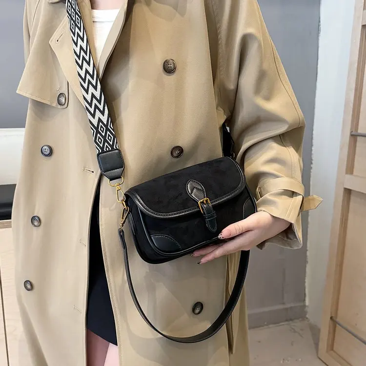 

Solid Color Minimalist Women Crossbody Bag 2026 New Trendy Large Capacity Niche Commute Shoulder Bag