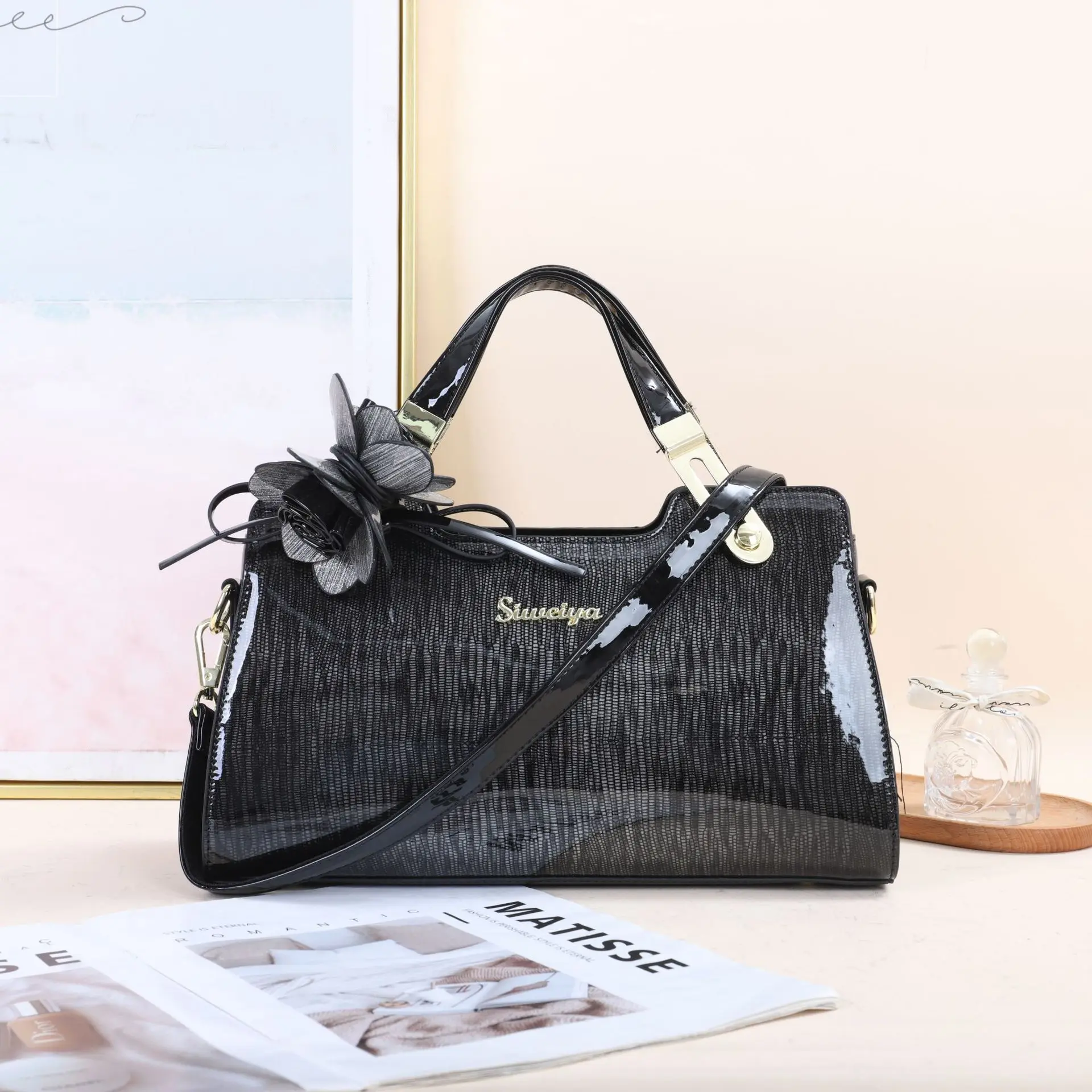 

Paint Leather Handbags Gradient Glossy Surface Leather Barrel Top Handle Satchel Bag Crossbody Bag for Women Luxury Handbags