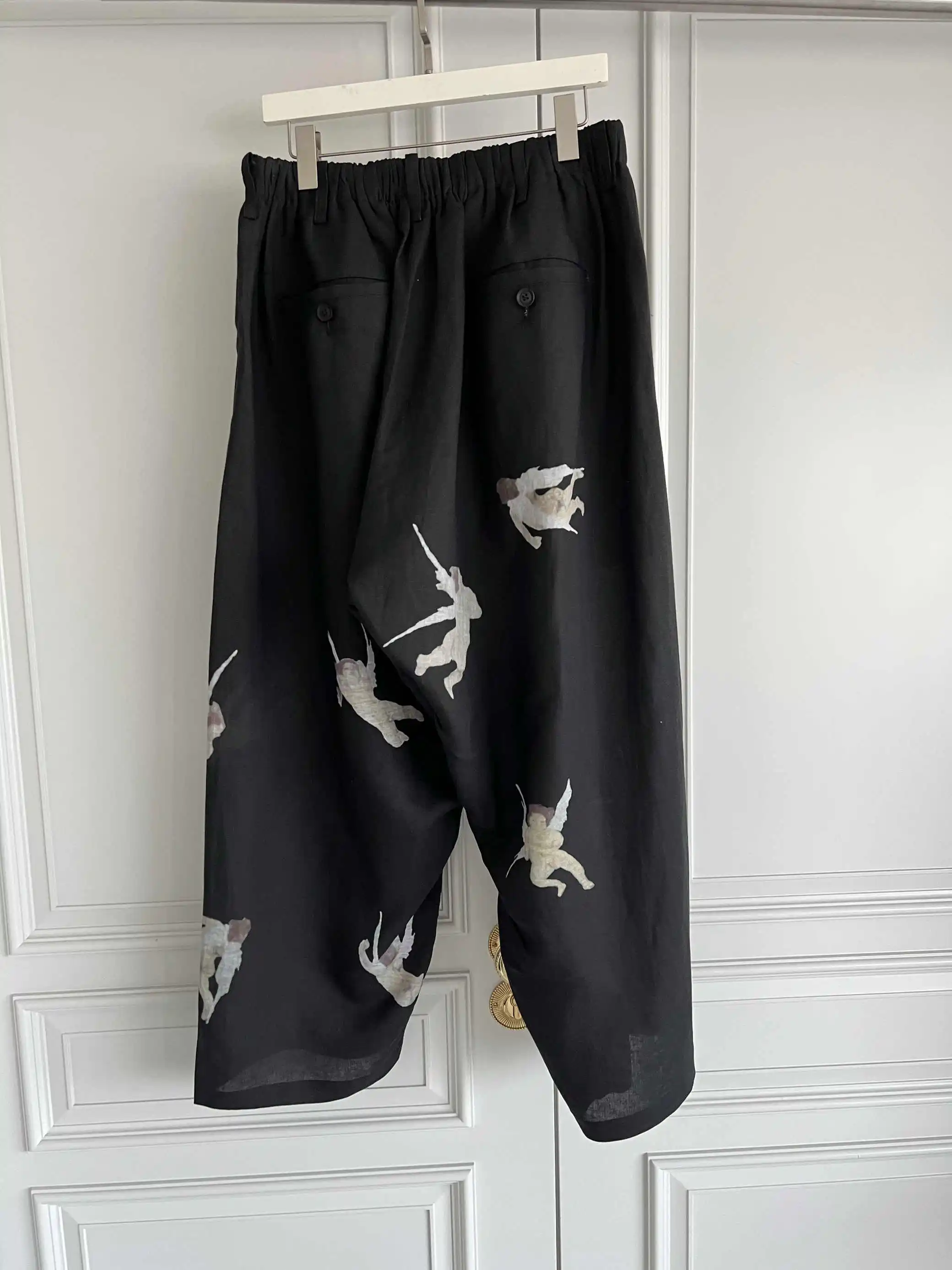 TOP-YAMAMOTO กางเกงขายาวพิมพ์ลายนางฟ้าดีไซน์ดั้งเดิมสําหรับผู้ชาย กางเกงลําลองผ้าลินินสวมใส่สบายและหลวมสําหรับผู้ชาย