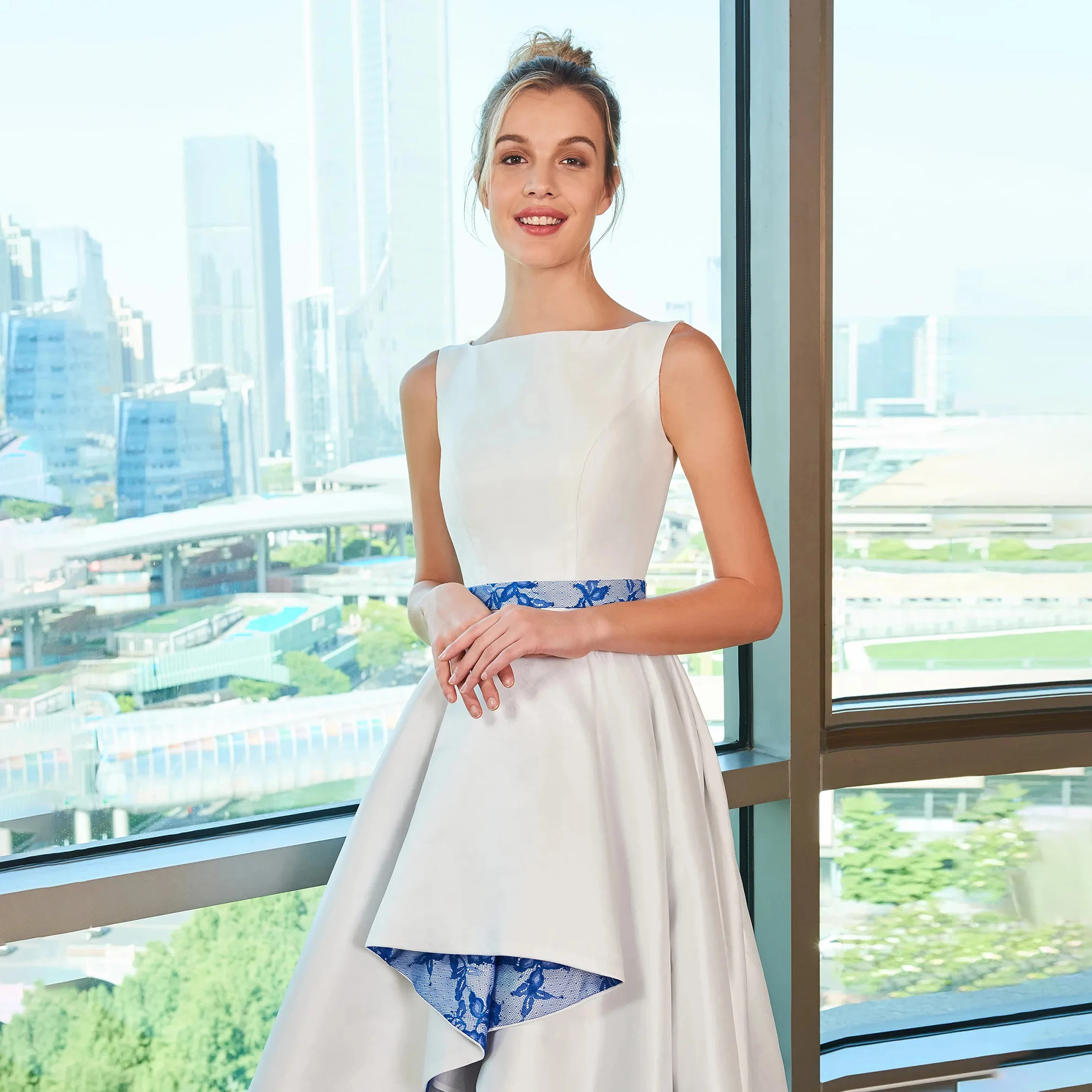 فساتين سهرة من الساتان الأبيض بدون أكمام لحفلات الزفاف، فستان على شكل حرف A، فستان حفلة موسيقية عالي ومنخفض، فساتين مناسبة مخصصة بالزهور باللون الأزرق #3