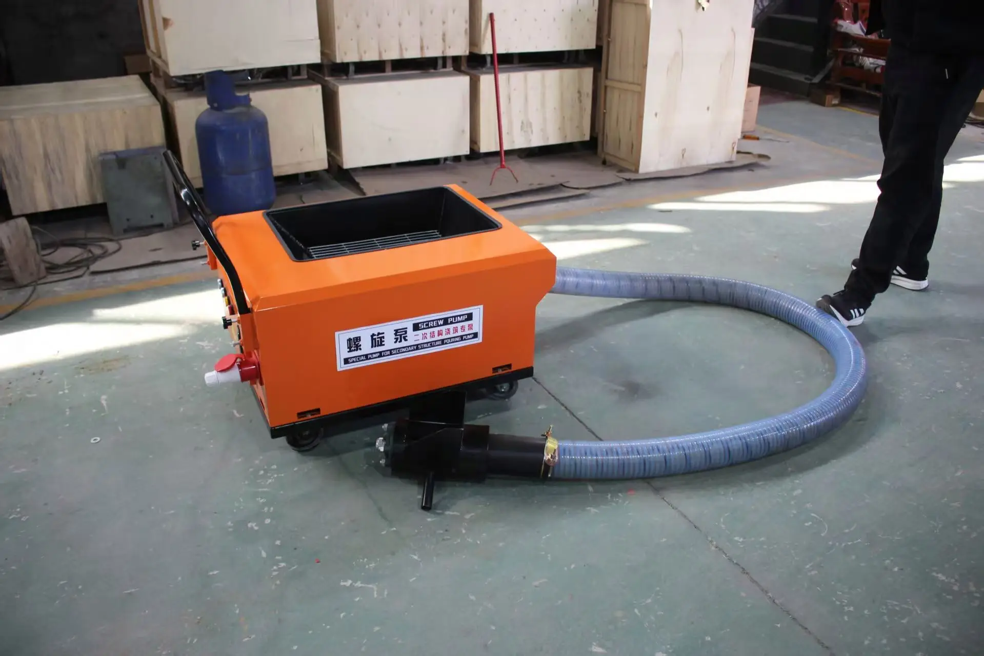 Secondary Structure Pouring Machine Small Fine Aggregate Mortar Pump Cement Spiral Concrete Pump