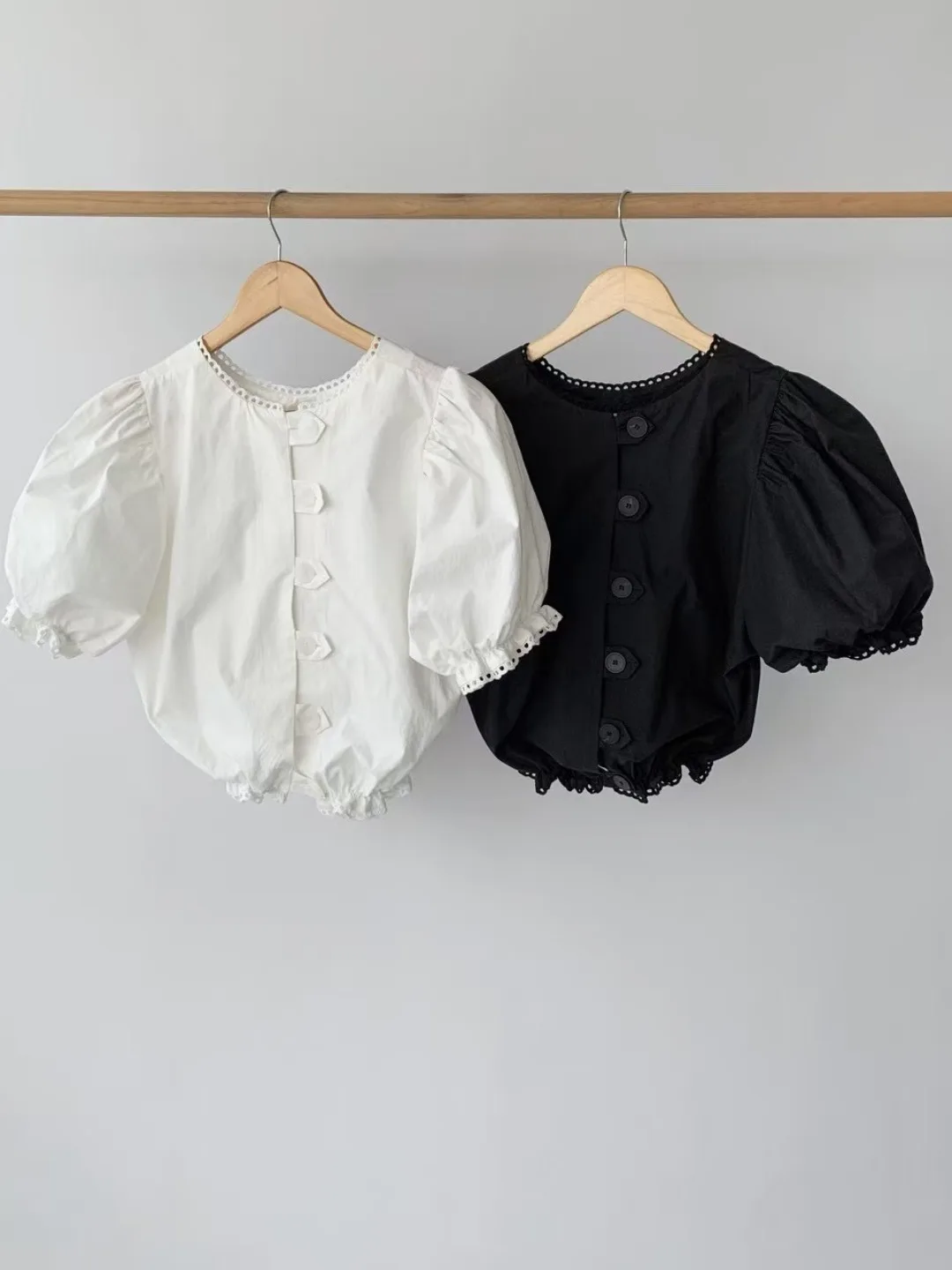 Schickes Single-Button Bubble-Slee irt Damen Sommer New Sle Personali Splicing Lace Trim Top Age-Defng Ele Faion