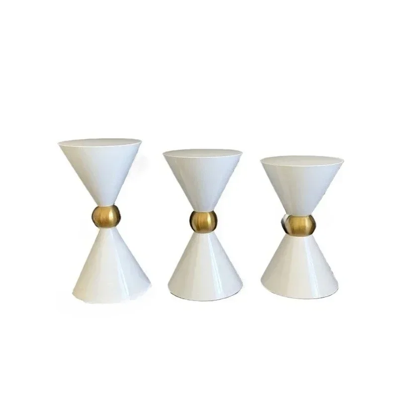 European modern simple horn tea table hardware funnel study table, light luxury bedroom coffee table