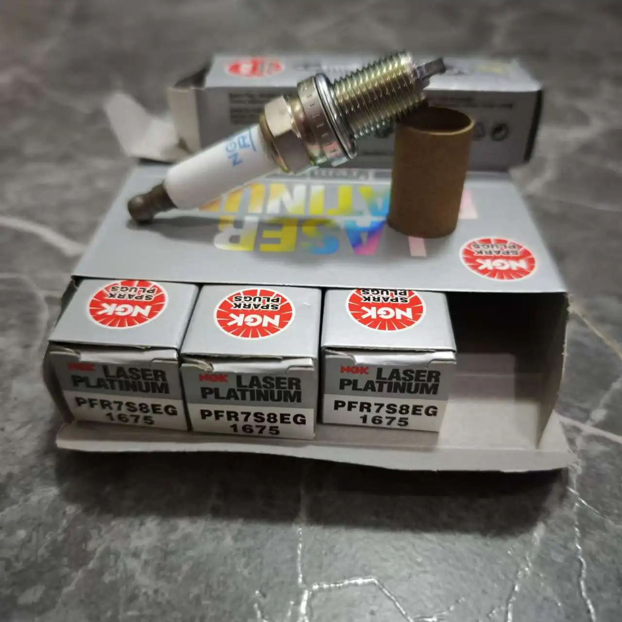 

4/6Pcs Spark Plug NGK 1675 PFR7S8EG for VOLKSWAGEN GOLF EOS CC JETTA PASSAT B6 B7 TIGUAN TRANSPORTER SKODA OCTAVIA YETI AUDI