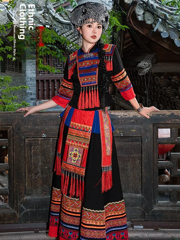 

Женский этнический костюм для выступлений: наряд для сценических выступлений из полиэстера в стиле Яо, Мяо, Туцзя и других малых народностей