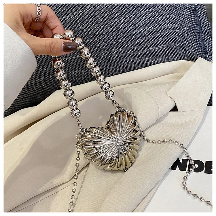 

2025 Hot-Selling! Women’s Love Chain Metal Box Bag - Niche Portable, Dinner & Casual Shoulder Messenger
