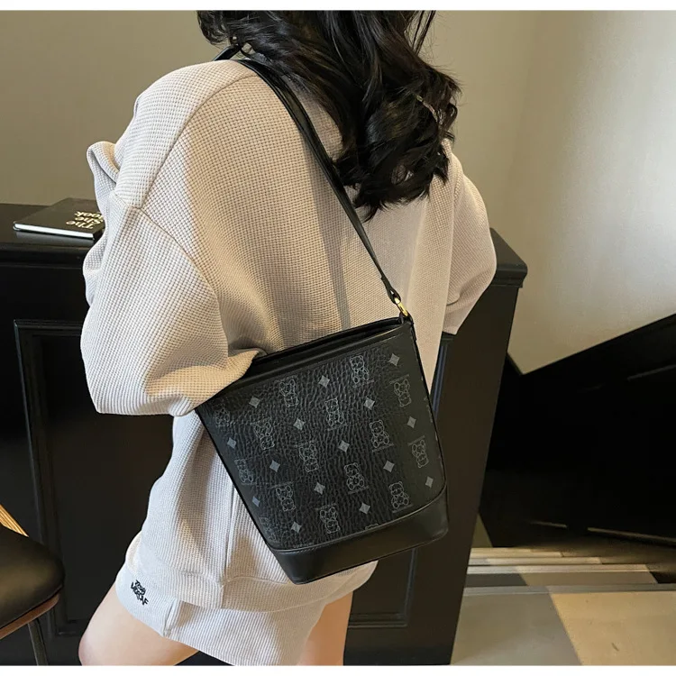 

Luxury 2025 Women's Tote Bag, Fashionable Square Shoulder Purse, Multi-Functional Casual Shopper with Adjustable Strap for Work​