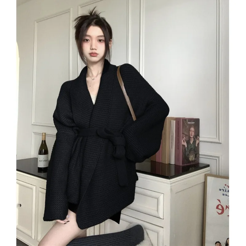 우아한 브이넥 오버사이즈 스웨터 코트 여성용 봄 가을 레이지 스타일 루즈 벨티드 웨이스트 슬리밍 니트 탑