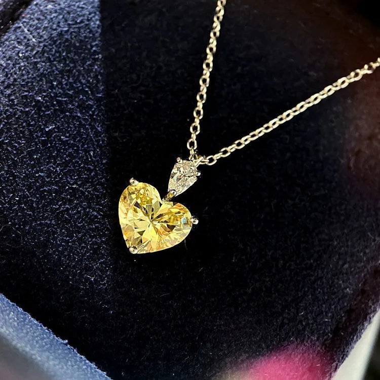 PT950 Cool Style Necklace - Elegant, Luxurious, Small-scale, Simple, Heart-shaped, Personalized, Unique Yellow Pendant