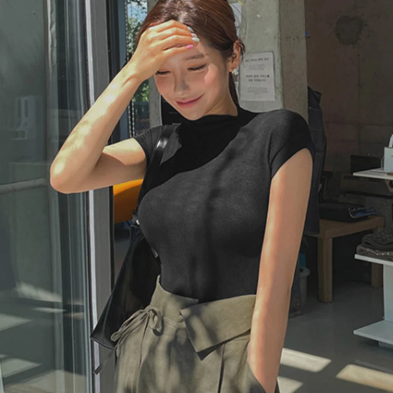 2026 الربيع الصيف الأساسية مطاطا سليم مضلع المحملة الكورية الصلبة الياقة المدورة تي شيرت المرأة مرونة قصيرة الأكمام بلايز Y2K الملابس