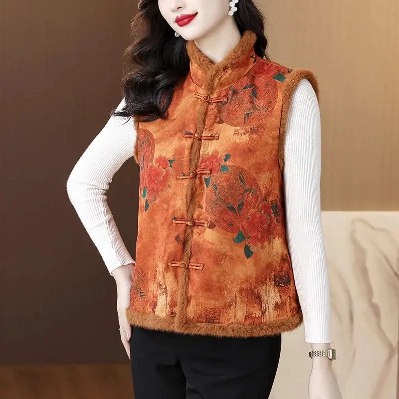 2024 Autumn And Winter Clothing Middle-Aged Mother's Fashion Retro Plate Button Print Thickened Fleece Jacket Women Coat A457