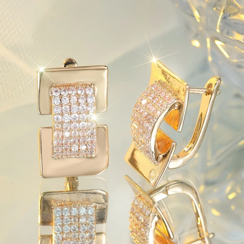 2026 New Light Luxury Micro Inlaid Round White Zirconium Boat Shaped Ear Buckle Fashionable Ins Niche Design Accessory