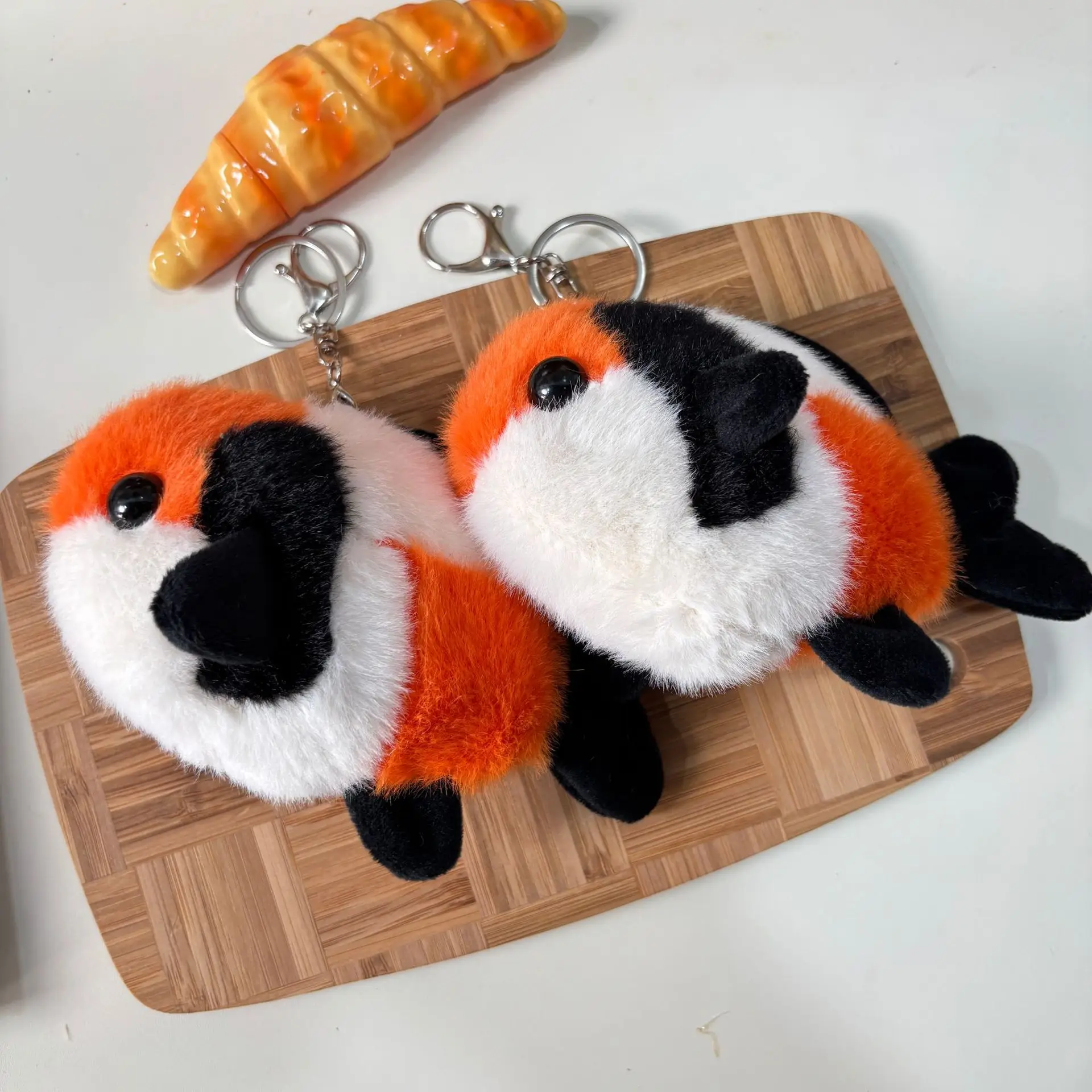 Buona fortuna Koi bambola di peluche giocattolo piccolo ciondolo carino peluche pesce portachiavi borsa fascino realistico carpa Koi peluche bambola portachiavi regalo fortunato
