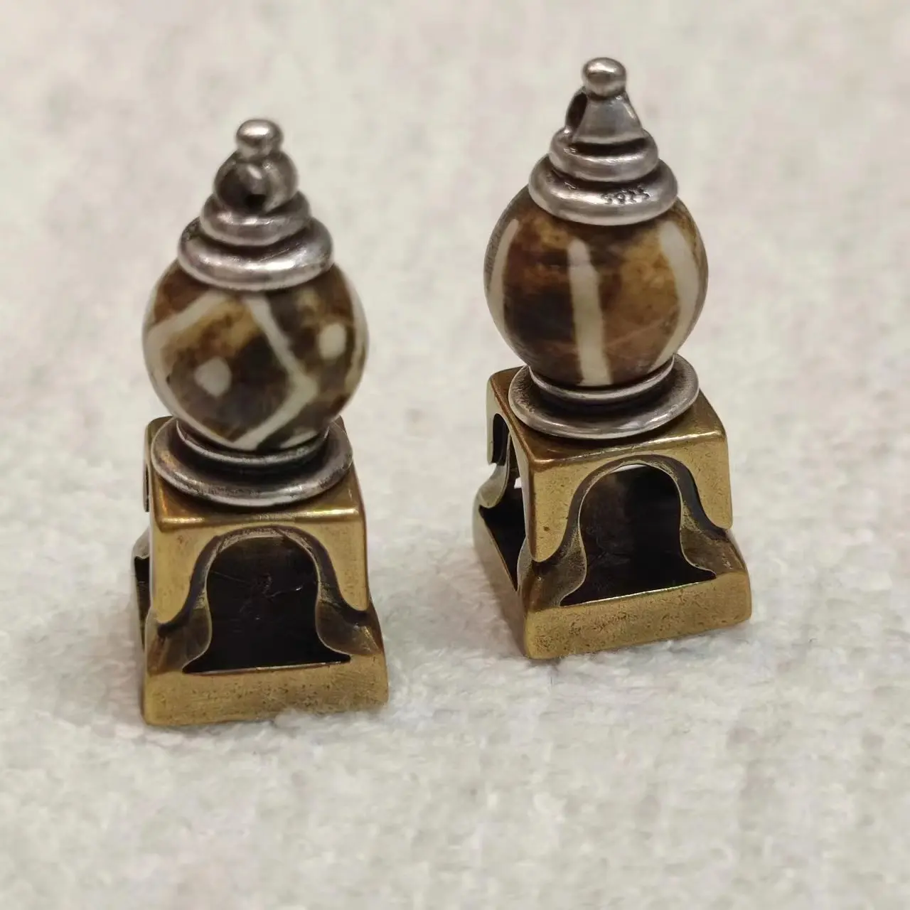 

1 шт./партия натуральный трехглазный кулон бунтик Dzi Stupa с печатью уникальное изысканное мужское Женское Ожерелье Подвески Этническая бижутерия