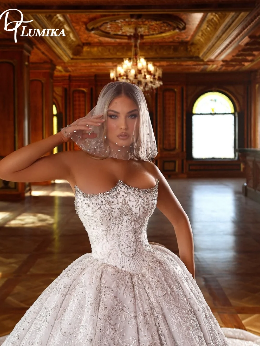 

Vintage Inspired Royal Wedding Dress, Strapless Sweetheart Glittering Beaded Train for Luxury Wedding Ceremony Vestidos De Novia