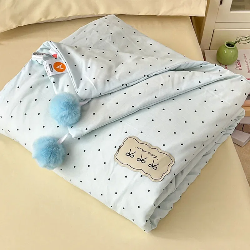 Ins Style Polka-Dot Printed Quilt with Fur Balls Skin-Friendly Korean Air Condition Thin Blanket Summer Breathable Bow Comforter