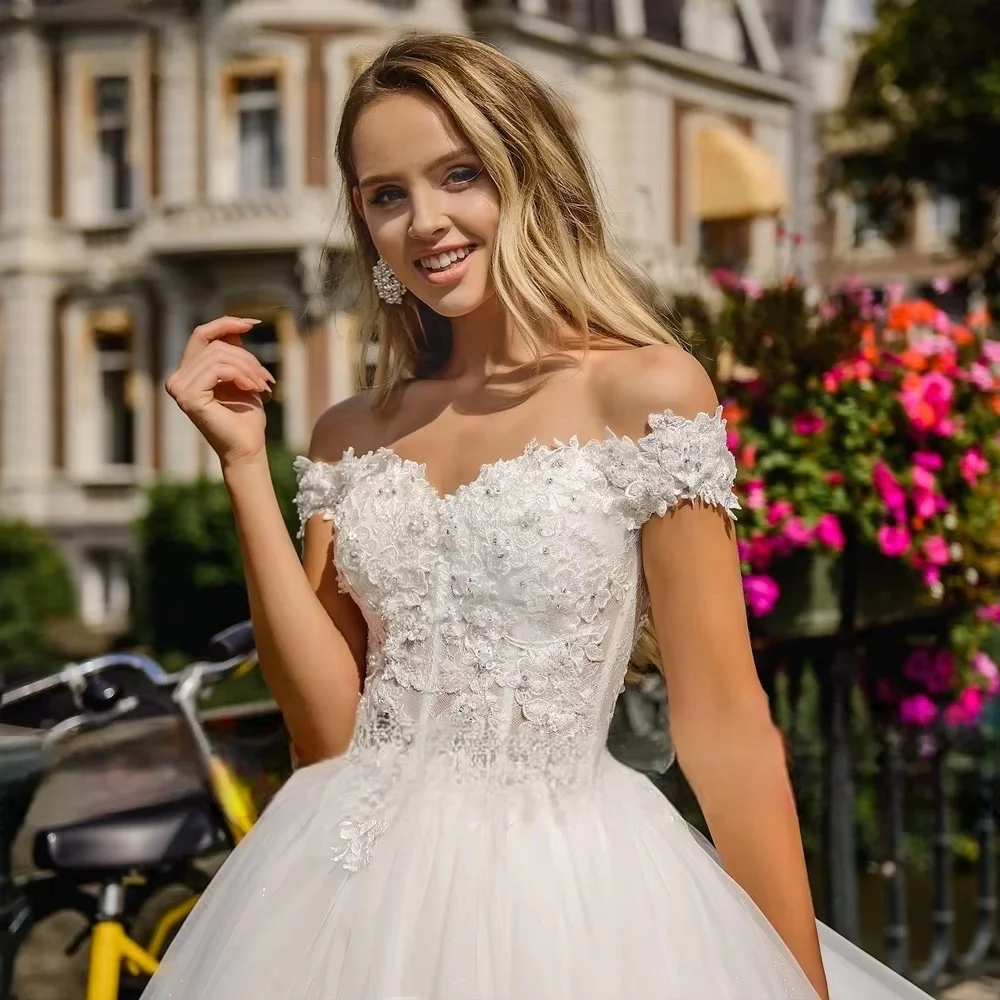 Customized Off  Shoulder Wedding Dresses Beadings Robe de Mariée  Lace Up Appliques Bride Gownss Sweetheart Vestido de novia