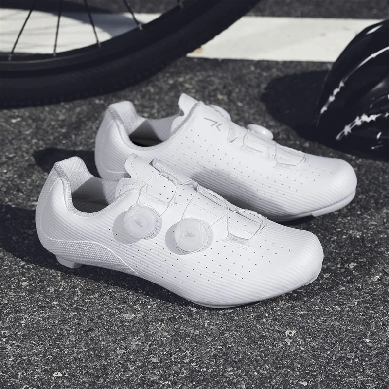 

Универсальные кроссовки для езды на горном велосипеде, подходят для всех сезонов, легкие, удобные, нескользящие, модные, для активного отдыха, бездорожья и прогулок.