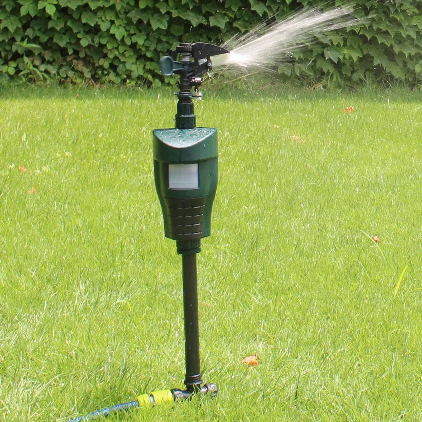 Garden Irrigation Sprinkler Protector Motion Activated Water Sprayer Pigeon Scarer for Flower Beds and Lawn