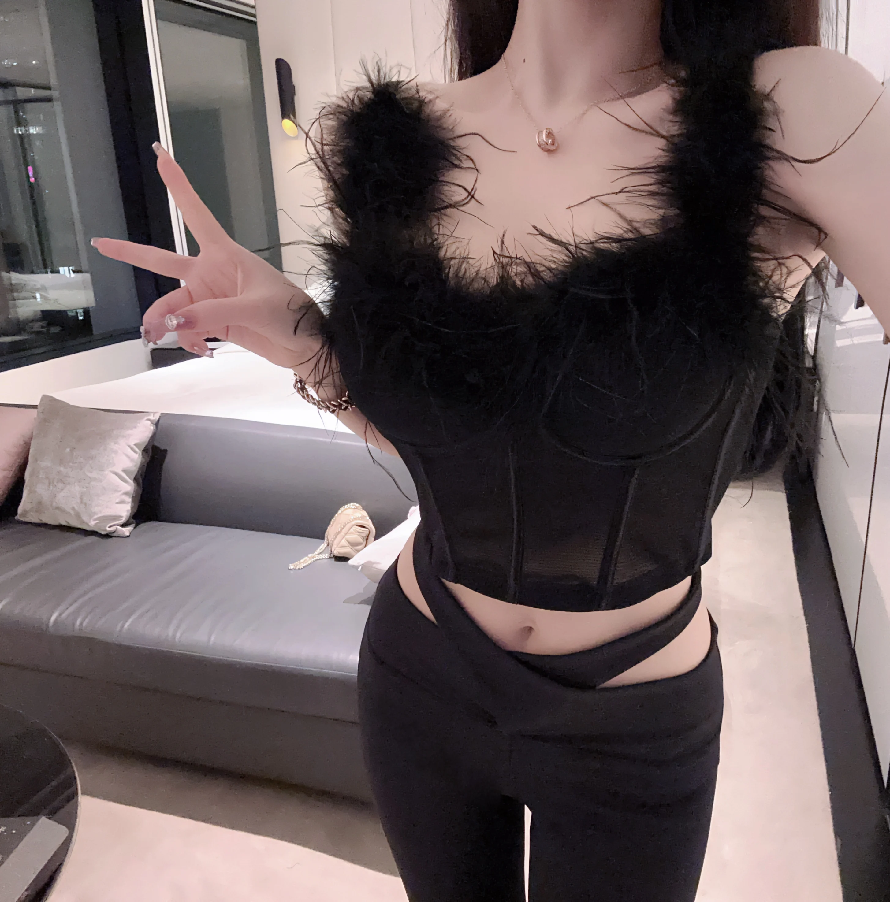 

Модный повседневный топ-бюстгальтер Eva с перьями страуса, корректирующий фигуру, на бретелях Fibone, весна 2024, нижнее белье