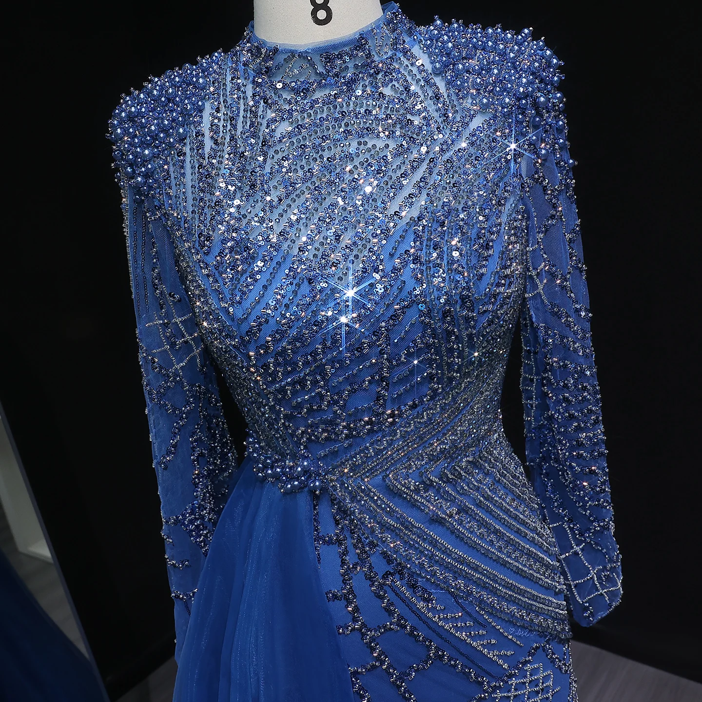 Sharon Said Luxuriöses Perlenbesetztes Staubrosafarbenes Abendkleid mit Schlitz-Seitenrock, Damenkleid mit Langen Ärmeln für Hochzeitsfeier, SS064 Maßanfertigung – Detail 17