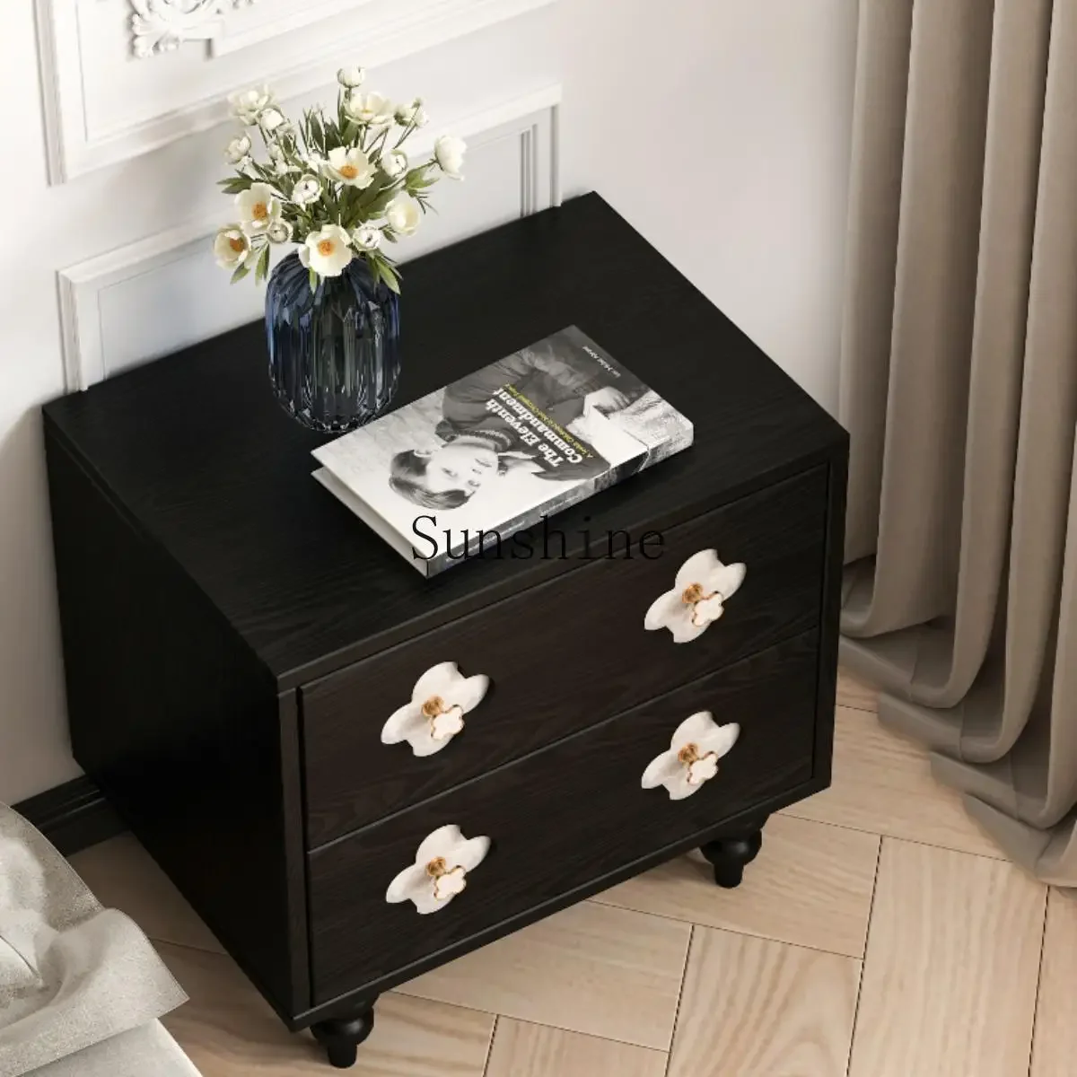 French retro four-leaf clover shell bedside table bedroom double drawer solid wood locker living room side few