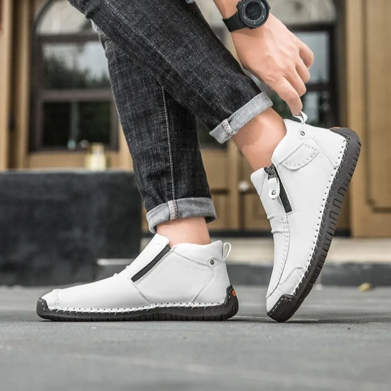 Men High‑Top Casual Leather Ankle Boots Side Zipper Closure Moccasin Shoes for Men Toe Non‑Slip Flat Sole Daily Walking Footwear