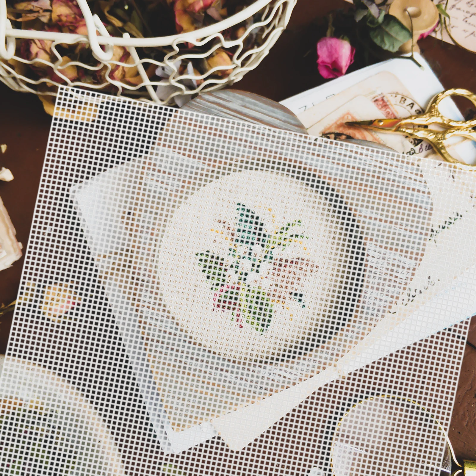 

10Pcs Plastic Mesh Canvas Sheets White Embroidery Fabric for Crochet Knit Yarn Crafting Needlework Mesh Grid for DIY Projects