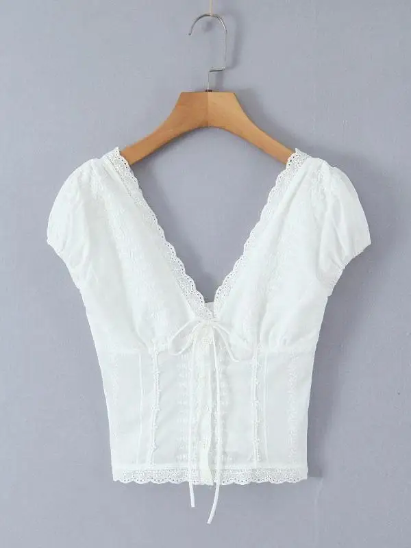 Sexy Embroidered V-ne T-irt with Bowtie Lace Trim Street Sle ort Sve Summer White Top Trendy Casual Wear