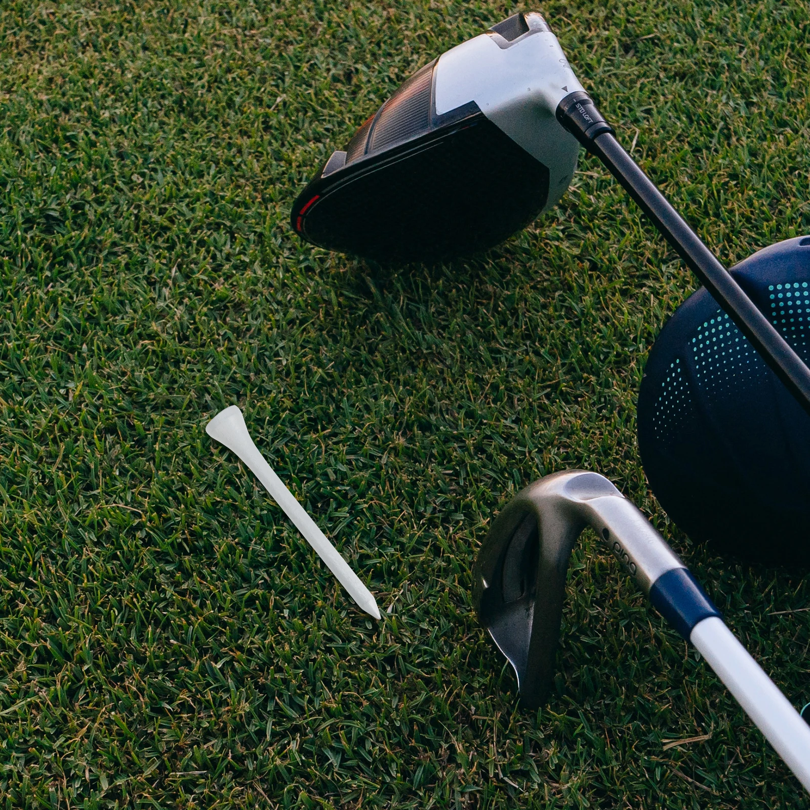 

100Pcs Golfs Ball Holder Wooden Golfs Tees Strong Golf Pegs for Training Practice Golf Balls Holder Golfing Tees