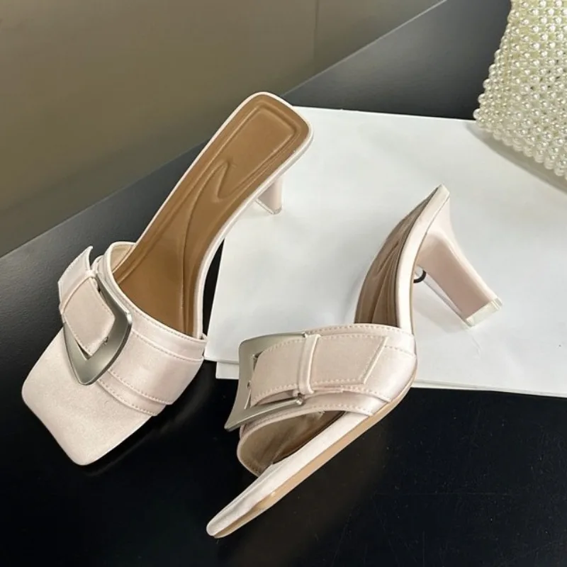 Metall-Gürtelschnallen-High-Heel-Pantoletten – Sommer Neuheit: Quadratische offene Zehenpartie, rutschfest, verschleißfest, High-Heel-Sandalen