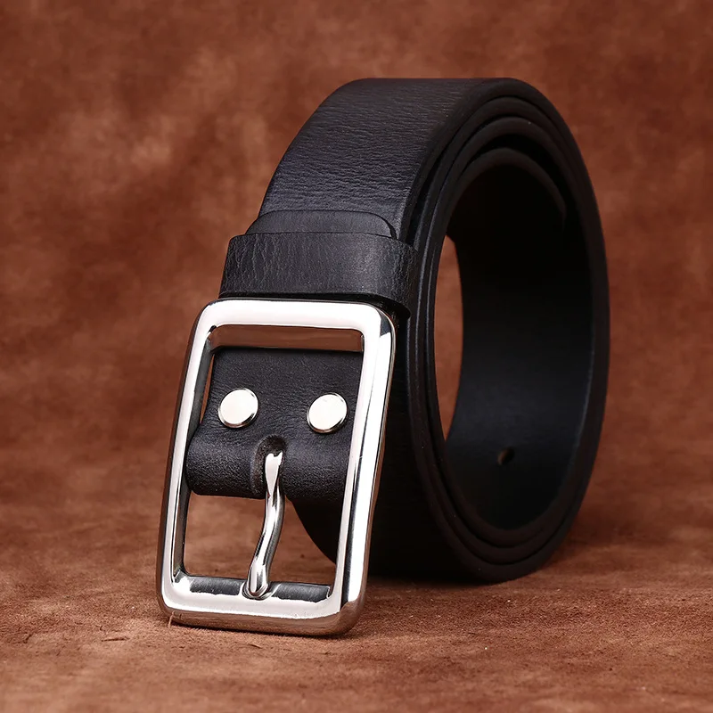 レトロなウォーターウォッシュ加工のトップレイヤー牛革ステンレススチールベルト、ミニマリストで多用途なカジュアルジーンズベルト