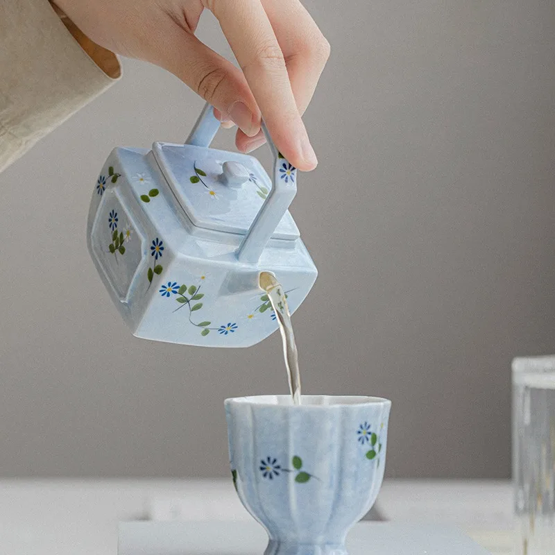 

Mini Tea Pot Creative Hand Drawn Daisy Ceramic Tea Maker Home Kung Fu Tea Set - Unique Hand-Painted Daisy Teapot for Brewing Tea
