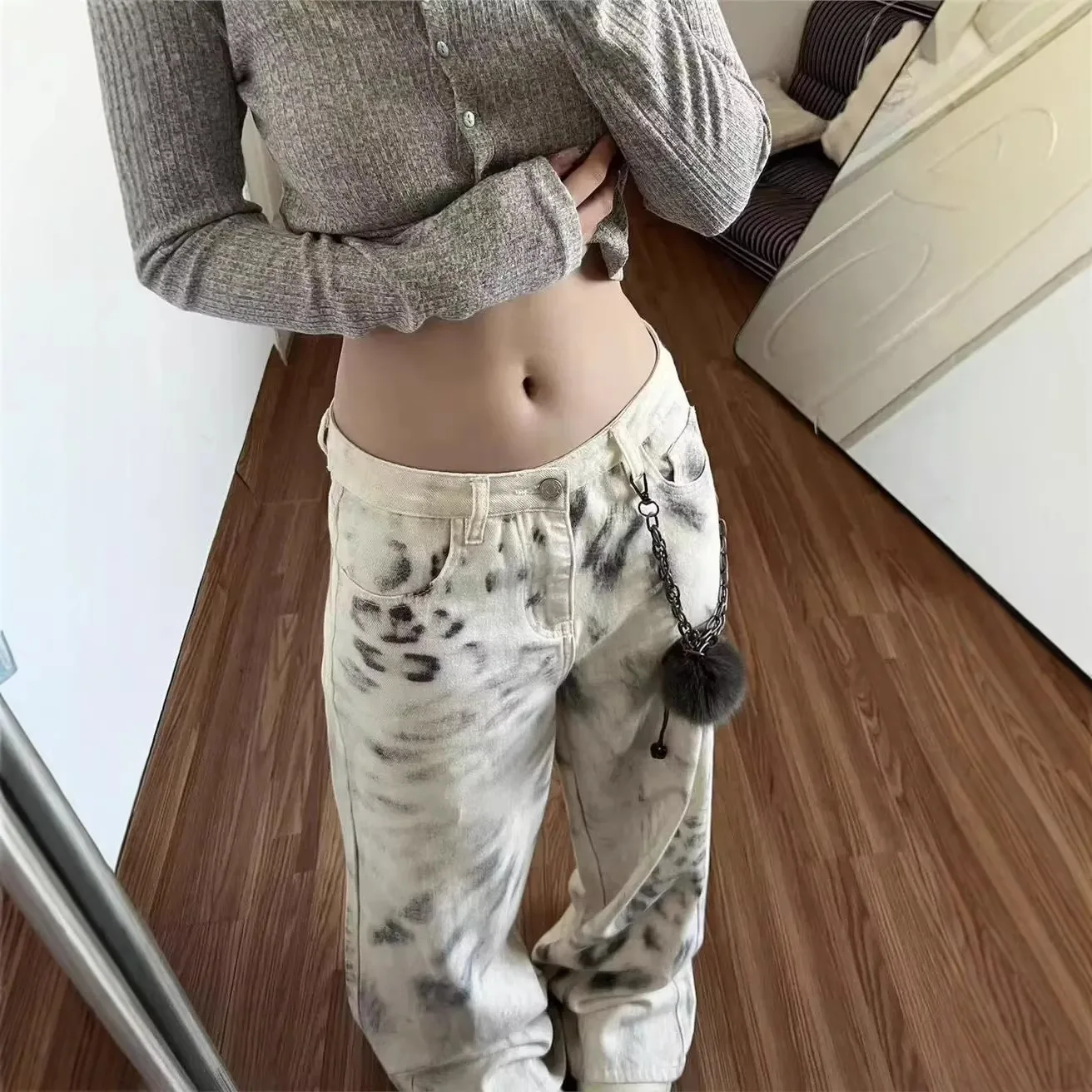 2026 New Spring Leopard Print Tie Dye White Wide Leg Jeans For Women Design Sense Casual Floor Length Pants