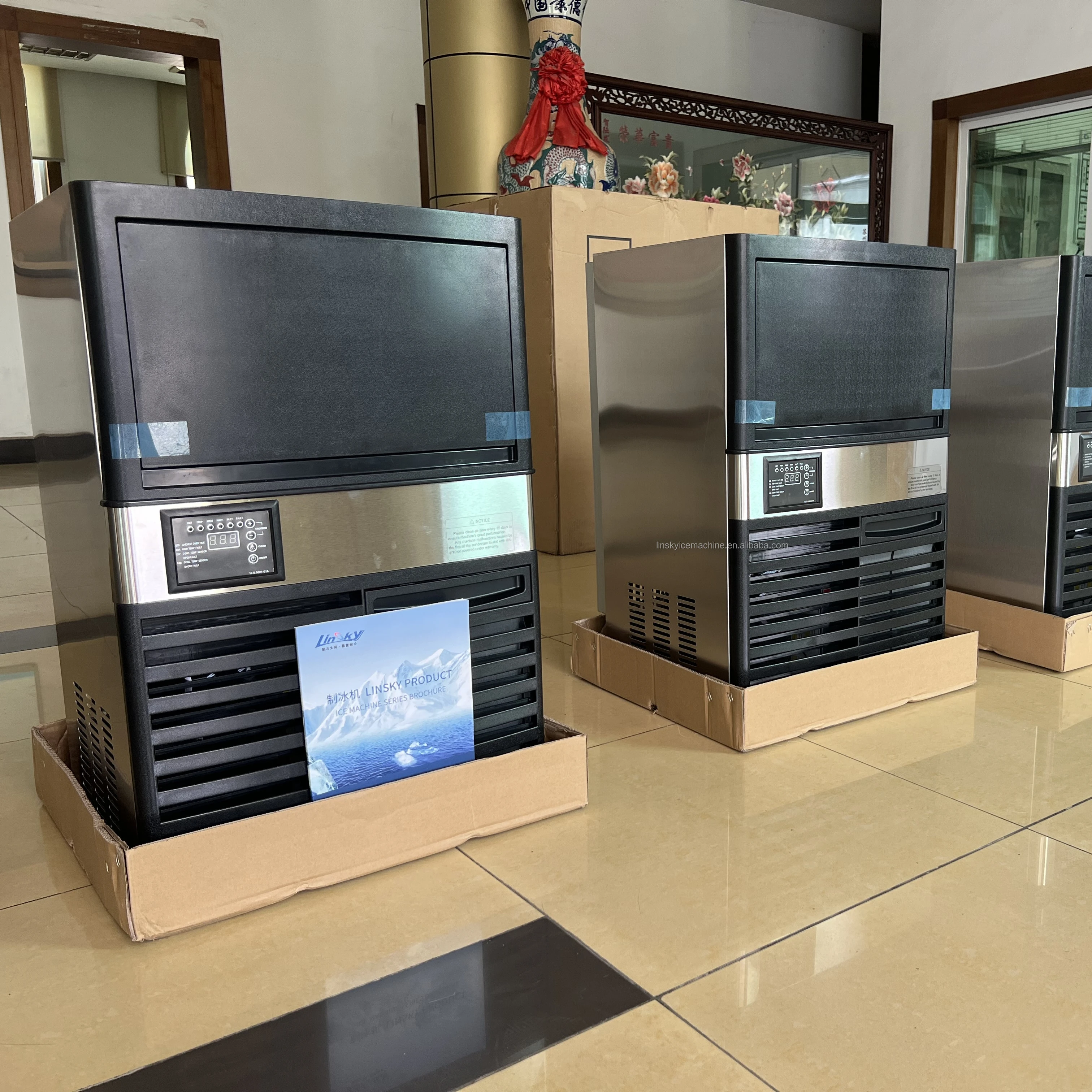 

Малогабаритный льдогенератор для кубикового льда 50 кг, сертифицированный CE