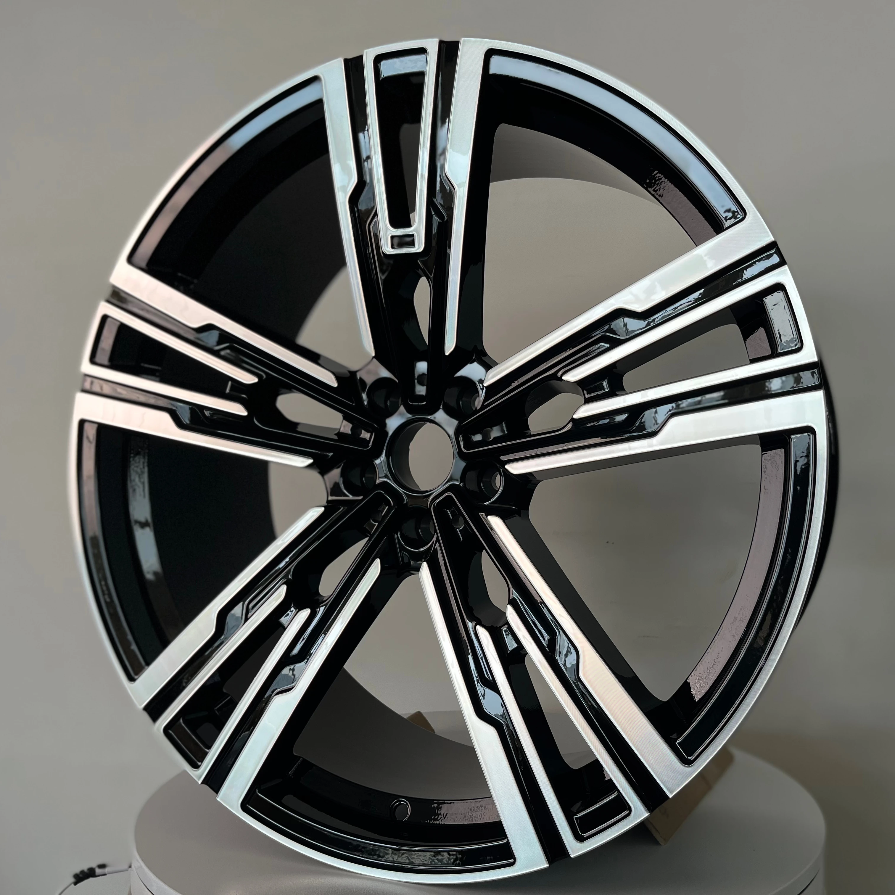 Weiya 22*9 22*10.5 5*112 66.6  custom aluminum T-6061gloss black with machine face forged wheels fit for BMW 760 2023