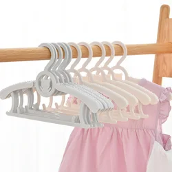 Household Items Retractable Clothes Hanger for Children Plastic Baby Clothes Scalable Hanger for Baby Clothes Drying