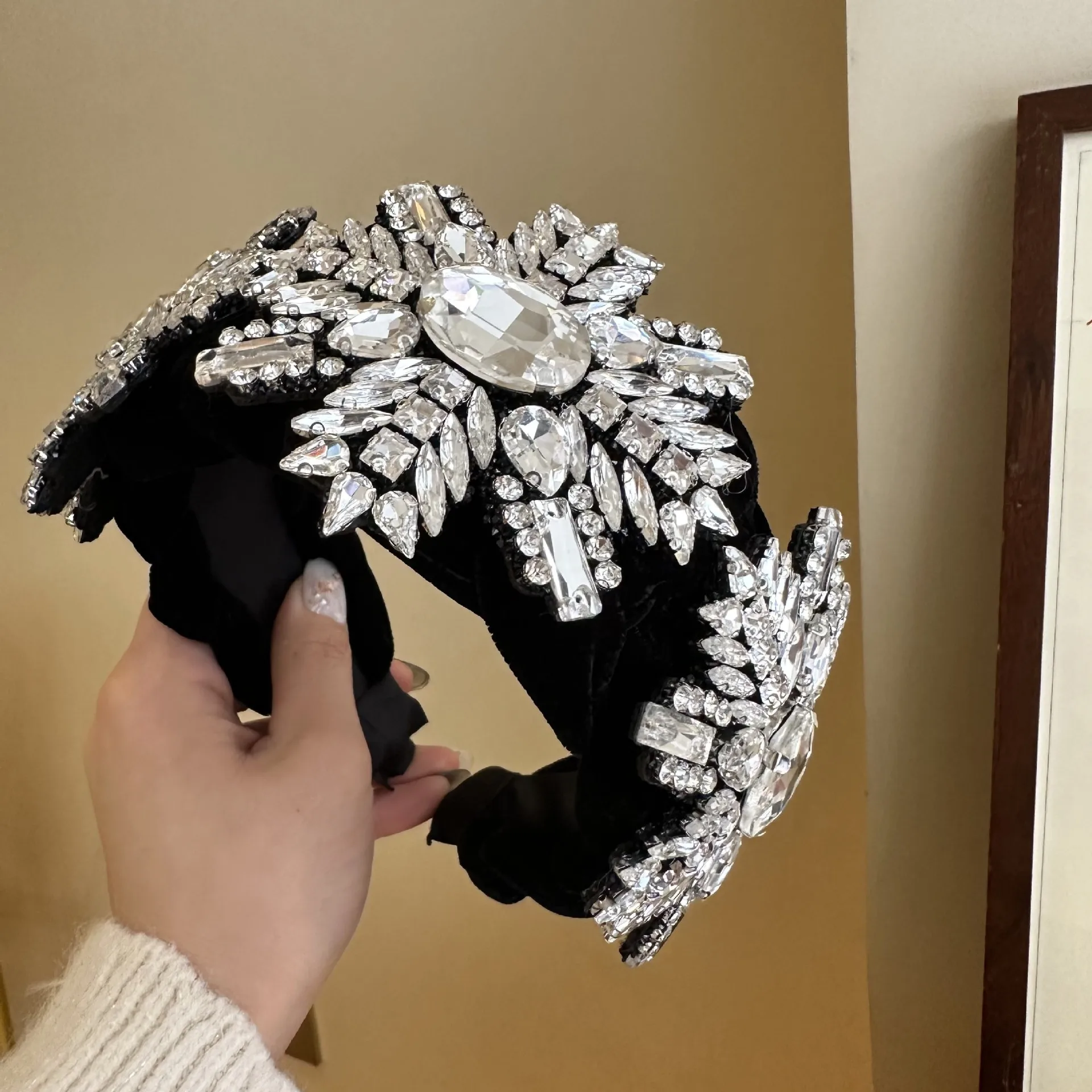 

Shiny Rhinestone Luxury Crystal Beads Headbands for Women Ladies Hair Hoop Bride Wedding Hair Accessories Girl No-slip Hairbands
