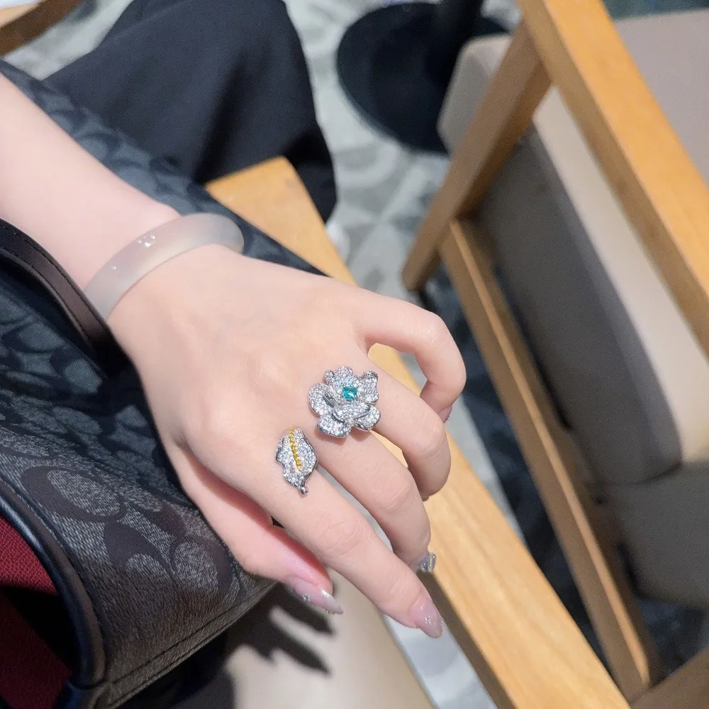 Brillian New Luxury Luxury Luxury Flower Leaf Ring Women's Wedding Ball Noble Exaggerated Fashion Accessories Holiday Gifts